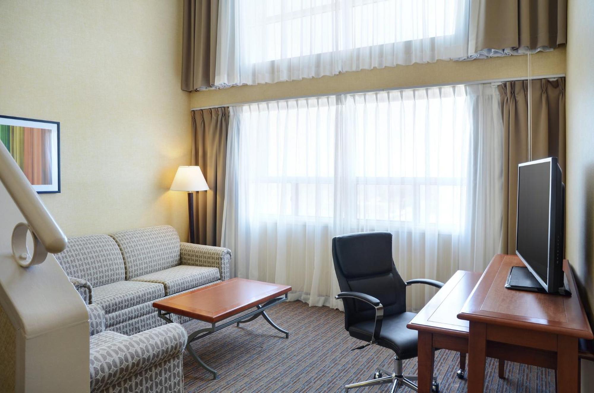 Holiday Inn Hotel & Suites London By Ihg Exterior foto