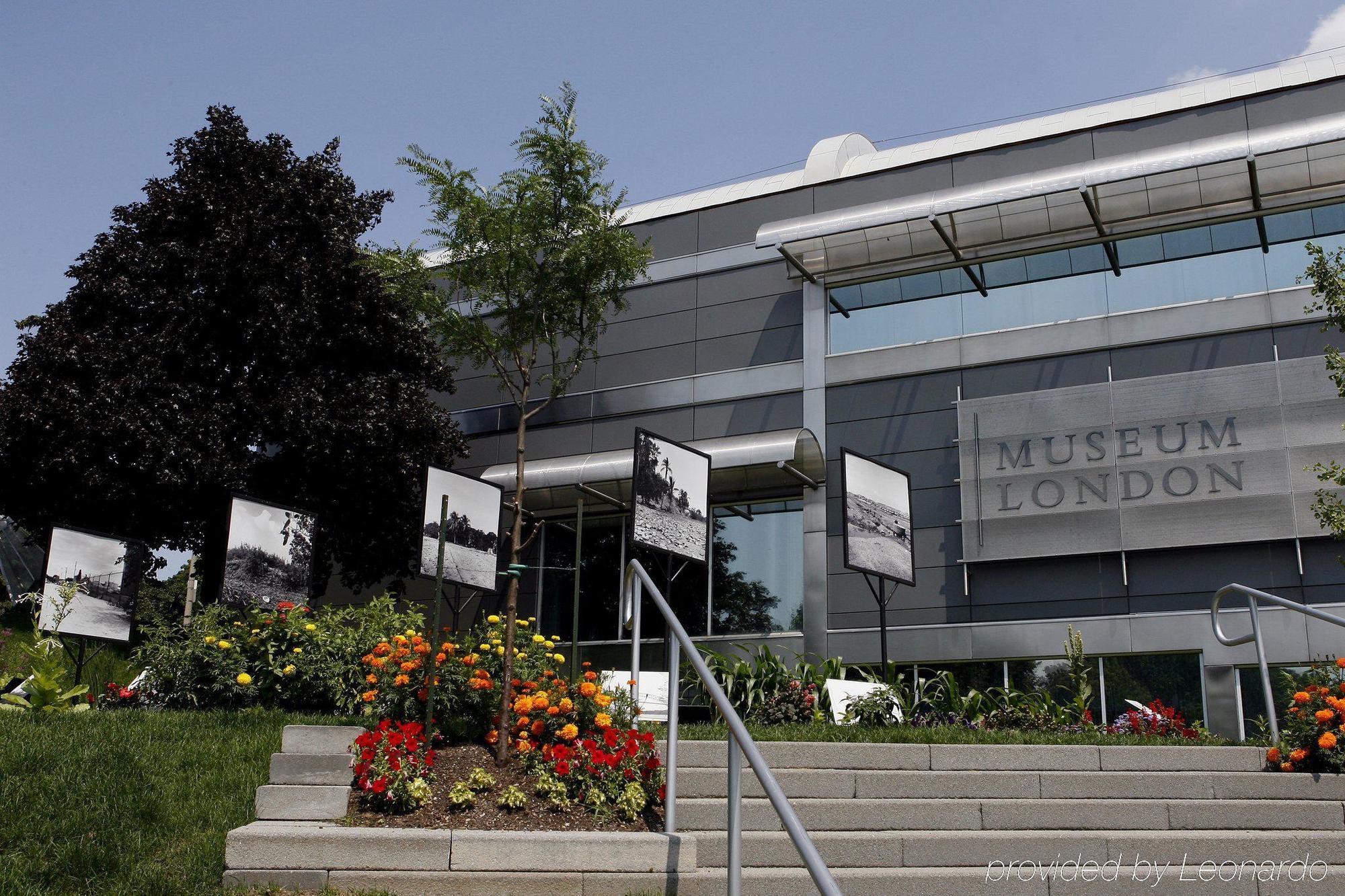 Holiday Inn Hotel & Suites London By Ihg Exterior foto